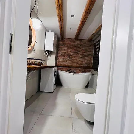 Apartament W Centrum Boleslawca 아파트 *